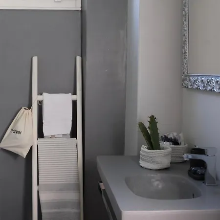 My Place Your Place 克里日亚