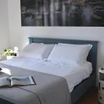 My Place Your Place דירה