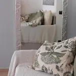 My Place Your Place * קורניליה